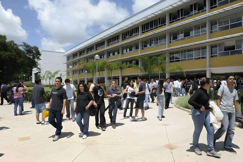 Estudantes no campus Pampulha: candidatos poderão participar, a partir deste ano, de processo de avaliação seriada