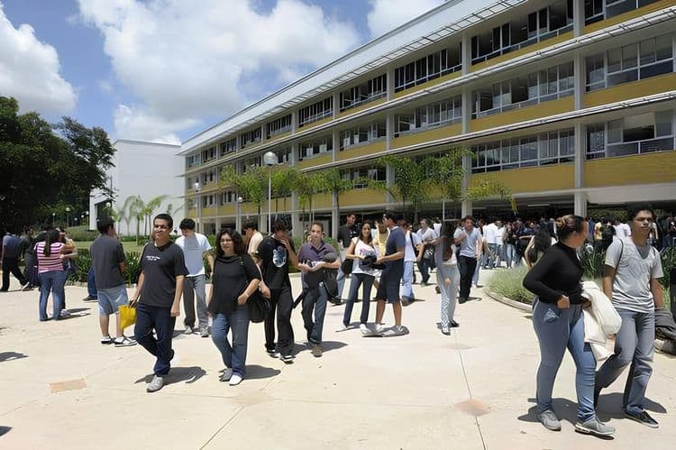 Estudantes no campus Pampulha: candidatos poderão participar, a partir deste ano, de processo de avaliação seriada